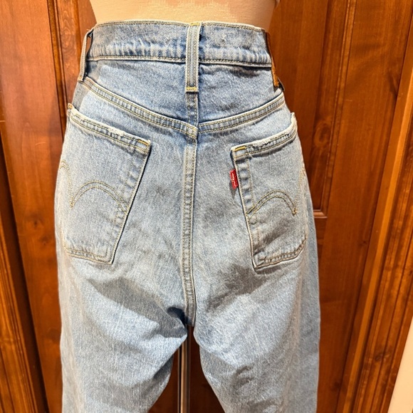 💋Levi's Wedgie Light Blue Straight Leg frayed hem Women's Jeans size 29 - Picture 5 of 9